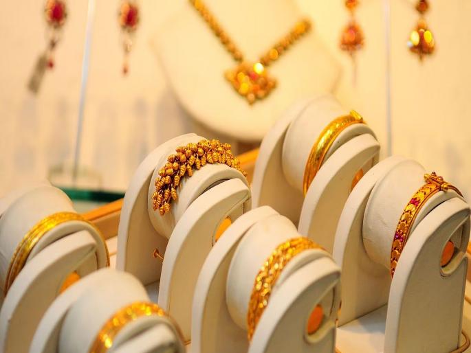 Silver rises by Rs 4,400 in a single day; So gold glittered by a thousand, how much was the rate? | एकाच दिवसात चांदीत ४,४०० रुपये वाढ; तर सोने चकाकले एक हजाराने, किती झाला दर? Silver rises by Rs 4,400 in a single day; So gold glittered by a thousand, how much was the rate? | एकाच दिवसात चांदीत ४,४०० रुपये वाढ; तर सोने चकाकले एक हजाराने, किती झाला दर?