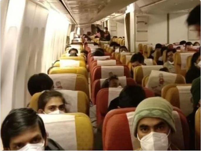 Corona Virus : Kerala's Cochin International Airport: All 289 passengers onboard a Dubai-bound Emirates flight deboarded after a UK citizen vrd | Corona Virus : कोरोना पॉझिटिव्ह रुग्ण 289 प्रवाशांनी भरलेल्या कोची-दुबई विमानात शिरला, अन्... Corona Virus : Kerala's Cochin International Airport: All 289 passengers onboard a Dubai-bound Emirates flight deboarded after a UK citizen vrd | Corona Virus : कोरोना पॉझिटिव्ह रुग्ण 289 प्रवाशांनी भरलेल्या कोची-दुबई विमानात शिरला, अन्...