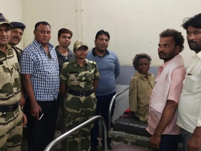 missing from karnataka women get her family after two years | कर्नाटकातील निल्लमाची दोन वर्षांनंतर झाली कुटुंबीयांसोबत भेट! missing from karnataka women get her family after two years | कर्नाटकातील निल्लमाची दोन वर्षांनंतर झाली कुटुंबीयांसोबत भेट!