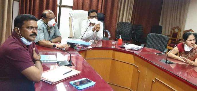 ‘Take measures to reduce mortality!’ | ‘मृत्युदर कमी करण्यासाठी उपाययोजना करा!’ ‘Take measures to reduce mortality!’ | ‘मृत्युदर कमी करण्यासाठी उपाययोजना करा!’