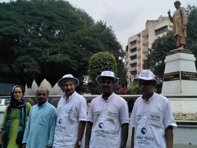 Mahatma Gandhi-Nelson Mandela Samata Shanti Yatra started from Pune | महात्मा गांधी-नेल्सन मंडेला समता शांती पदयात्रेला पुण्यातून प्रारंभ Mahatma Gandhi-Nelson Mandela Samata Shanti Yatra started from Pune | महात्मा गांधी-नेल्सन मंडेला समता शांती पदयात्रेला पुण्यातून प्रारंभ