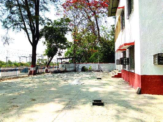 Complete the concept of Green Green Railway Station | पेण हरित रेल्वे स्थानकाची संकल्पना पूर्णत्वास Complete the concept of Green Green Railway Station | पेण हरित रेल्वे स्थानकाची संकल्पना पूर्णत्वास