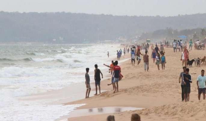 Tourists from Maharashtra still have free access to Goa | महाराष्ट्रातील पर्यटकांना गोव्यात अजूनही मुक्त प्रवेश Tourists from Maharashtra still have free access to Goa | महाराष्ट्रातील पर्यटकांना गोव्यात अजूनही मुक्त प्रवेश