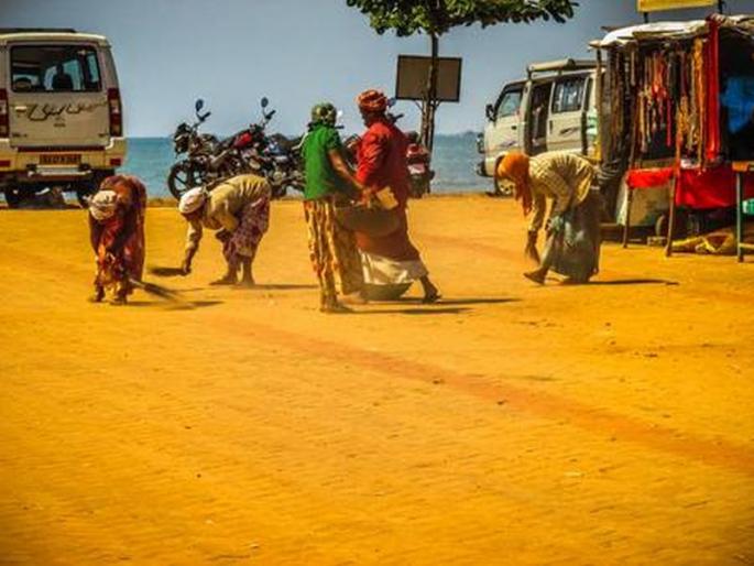 condition of cleaning staff is good in goa as compared to other states | गोव्यातील सफाई कर्मचाऱ्यांची स्थिती अन्य राज्यांच्या तुलनेत चांगली condition of cleaning staff is good in goa as compared to other states | गोव्यातील सफाई कर्मचाऱ्यांची स्थिती अन्य राज्यांच्या तुलनेत चांगली