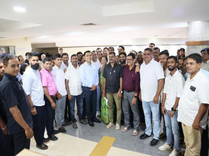 in goa sarpanch of sawarde constituency reached the chief minister demanding the post of minister | मंत्रीपदाची मागणी करत सावर्डे मतदार संघातील सरपंच पोहोचले मुख्यमंत्र्यांकडे in goa sarpanch of sawarde constituency reached the chief minister demanding the post of minister | मंत्रीपदाची मागणी करत सावर्डे मतदार संघातील सरपंच पोहोचले मुख्यमंत्र्यांकडे