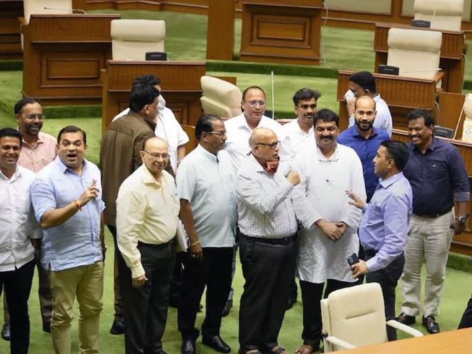 goa election 2022 goa assembly 24 out of 40 mlas have changed parties in last 5 years | Goa Election 2022: गोव्यात असाही अजब रेकॉर्ड! गत ५ वर्षांत विधानसभेतील ४० पैकी २४ आमदारांनी सोडले पक्ष goa election 2022 goa assembly 24 out of 40 mlas have changed parties in last 5 years | Goa Election 2022: गोव्यात असाही अजब रेकॉर्ड! गत ५ वर्षांत विधानसभेतील ४० पैकी २४ आमदारांनी सोडले पक्ष