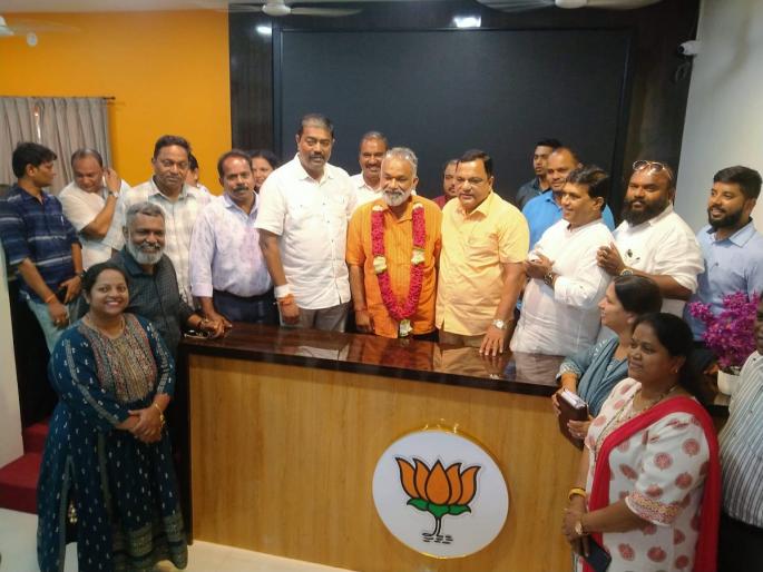 Goa After a dramatic turn of events the deputy President s post is finally with Ramchandra Kamat | गोवा : नाट्यमय घडामोडीनंतर अखेरीस उपनगराध्यक्ष पदाची माळ रामचंद्र कामत यांच्या गळ्यात Goa After a dramatic turn of events the deputy President s post is finally with Ramchandra Kamat | गोवा : नाट्यमय घडामोडीनंतर अखेरीस उपनगराध्यक्ष पदाची माळ रामचंद्र कामत यांच्या गळ्यात