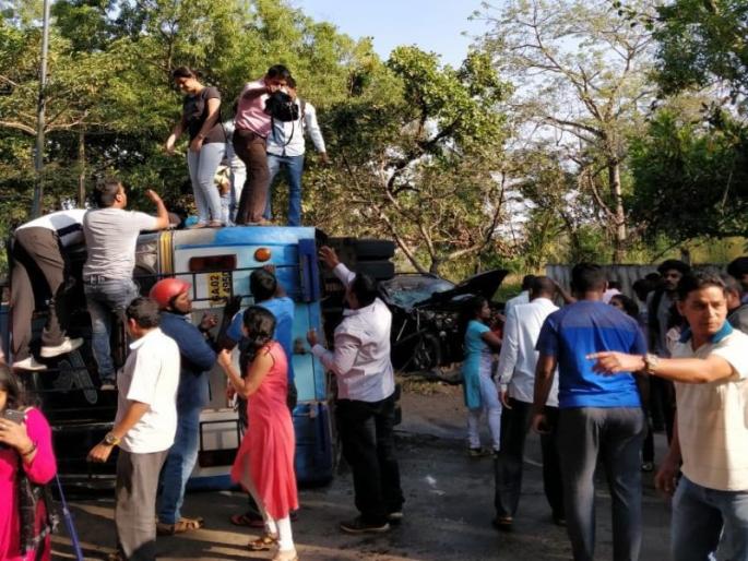 Goa: 26 passengers injured after an overloaded bus overturned in Margao | Goa : रावणफोंड येथे बस उलटून 26 प्रवासी जखमी Goa: 26 passengers injured after an overloaded bus overturned in Margao | Goa : रावणफोंड येथे बस उलटून 26 प्रवासी जखमी