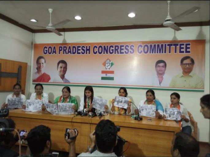 Congress should apologize to the Chief Minister for tearing off the women's agitation: Congress | महिला आंदोलनाची टिंगल करणा-या मुख्यमंत्र्यांना माफ करावे : काँग्रेस Congress should apologize to the Chief Minister for tearing off the women's agitation: Congress | महिला आंदोलनाची टिंगल करणा-या मुख्यमंत्र्यांना माफ करावे : काँग्रेस