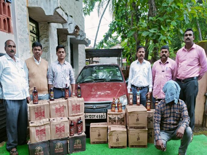 4.5 Lakhs worth of Goa liquor seized in Ajra | आजऱ्यात साडेचार लाखांचा गोवा बनावटीचा मद्यसाठा जप्त, पुण्याच्या एकाला अटक 4.5 Lakhs worth of Goa liquor seized in Ajra | आजऱ्यात साडेचार लाखांचा गोवा बनावटीचा मद्यसाठा जप्त, पुण्याच्या एकाला अटक