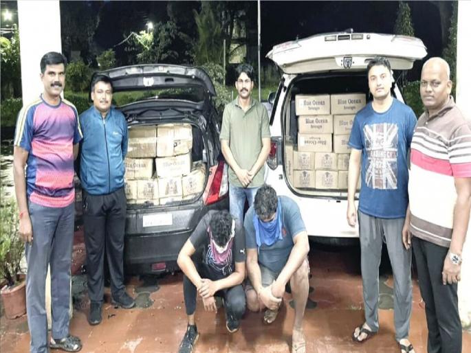 Transport of Goa-made liquor in luxurious cars, goods worth 38 lakh seized; Both are in custody | Sindhudurg: अलिशान कार मधून गोवा बनावटीची दारू वाहतूक, ३८ लाखाचा मुद्देमाल जप्त; दोघे ताब्यात Transport of Goa-made liquor in luxurious cars, goods worth 38 lakh seized; Both are in custody | Sindhudurg: अलिशान कार मधून गोवा बनावटीची दारू वाहतूक, ३८ लाखाचा मुद्देमाल जप्त; दोघे ताब्यात