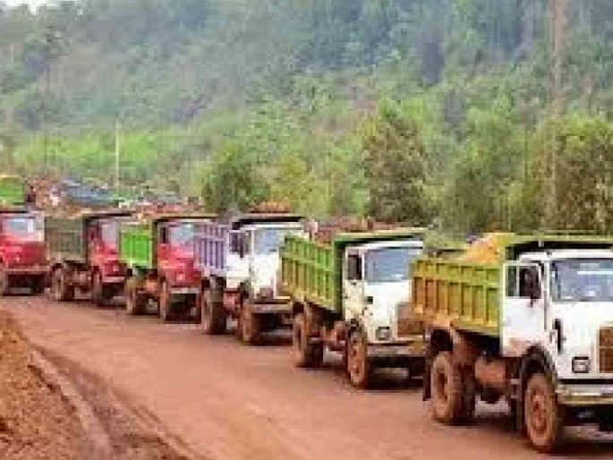 SOPs must be followed for transportation of minerals; High Court order to Govt | खनिज वाहतुकीबाबत एसओपी पाळावीच लागेल; हायकोर्टाचा सरकारला आदेश SOPs must be followed for transportation of minerals; High Court order to Govt | खनिज वाहतुकीबाबत एसओपी पाळावीच लागेल; हायकोर्टाचा सरकारला आदेश