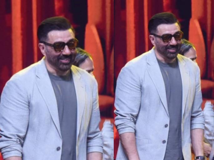 When 'Macho Man' Sunny Deol sheds tears.... | ‘माचो मॅन’ सनी देओल अश्रू ढाळतात तेव्हा.... When 'Macho Man' Sunny Deol sheds tears.... | ‘माचो मॅन’ सनी देओल अश्रू ढाळतात तेव्हा....