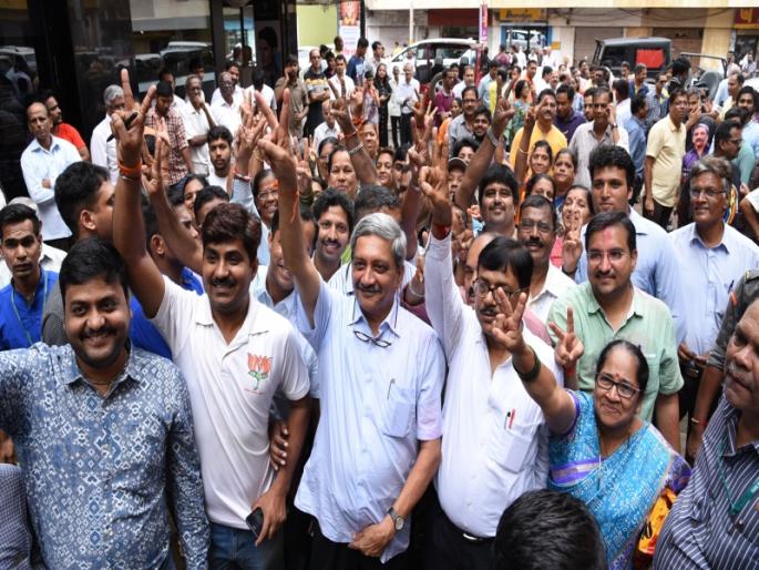 Panaji constituency won by bye by Chief Minister Parrikar; BJP has increased two seats | पणजी पोटनिवडणुकीत मुख्यमंत्री मनोहर पर्रीकर विजयी; तर वाळपईतून विश्वजीत राणे यांचा विजय Panaji constituency won by bye by Chief Minister Parrikar; BJP has increased two seats | पणजी पोटनिवडणुकीत मुख्यमंत्री मनोहर पर्रीकर विजयी; तर वाळपईतून विश्वजीत राणे यांचा विजय