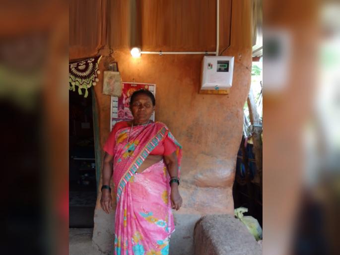 after four decades electricity connection to the house in goa | चार दशकांनंतर ‘ती’चे घर झाले प्रकाशमान; घरास वीज कनेक्शन after four decades electricity connection to the house in goa | चार दशकांनंतर ‘ती’चे घर झाले प्रकाशमान; घरास वीज कनेक्शन