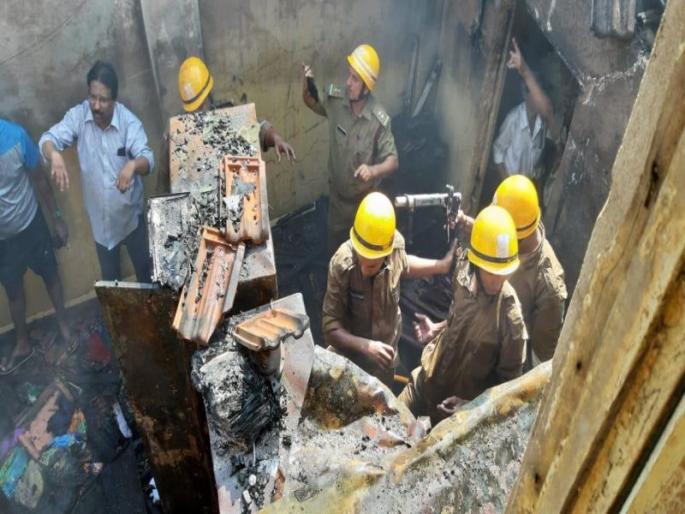 Goa : Fire incident damage the houses in Navevade | गोवा : नवेवाडे येथे आग लागून घरांचे नुकसान Goa : Fire incident damage the houses in Navevade | गोवा : नवेवाडे येथे आग लागून घरांचे नुकसान