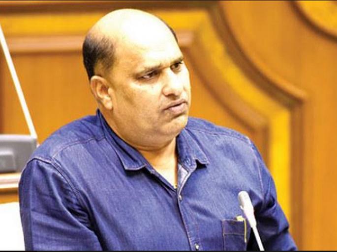 Malvan Tehsildar's Notice to Goa MLA for Illegal Fishing | बेकायदा मासेमारीप्रकरणी गोव्याच्या आमदाराला मालवण तहसीलदारांची नोटीस   