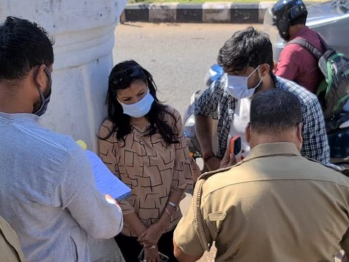 50 unmasked tourists fined in Panaji; Municipal action | पणजीत विना मास्क फिरणाऱ्या ५० पर्यटकांना दंड; महापालिकेची कारवाई 50 unmasked tourists fined in Panaji; Municipal action | पणजीत विना मास्क फिरणाऱ्या ५० पर्यटकांना दंड; महापालिकेची कारवाई