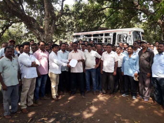 goa mining issue | गोव्यातील गर्भश्रीमंत खाण कंपन्यांनी कामगारांना असहाय्य बनविले, सरकारवर दबाव वाढविण्याची शक्कल goa mining issue | गोव्यातील गर्भश्रीमंत खाण कंपन्यांनी कामगारांना असहाय्य बनविले, सरकारवर दबाव वाढविण्याची शक्कल