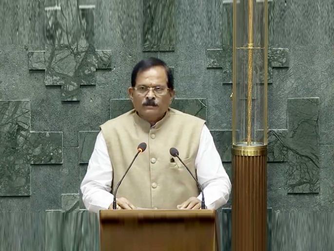 north goa bjp mp shripad naik took oath in sanskrit | श्रीपाद नाईक यांनी घेतली 'संस्कृत'मधून शपथ north goa bjp mp shripad naik took oath in sanskrit | श्रीपाद नाईक यांनी घेतली 'संस्कृत'मधून शपथ