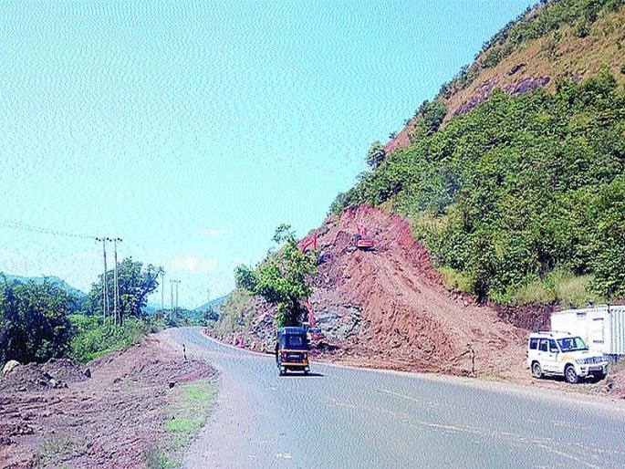 Will Mumbai-Goa Highway be maintained? | मुंबई-गोवा महामार्गाचे चौपदरीकरण रखडणार? Will Mumbai-Goa Highway be maintained? | मुंबई-गोवा महामार्गाचे चौपदरीकरण रखडणार?