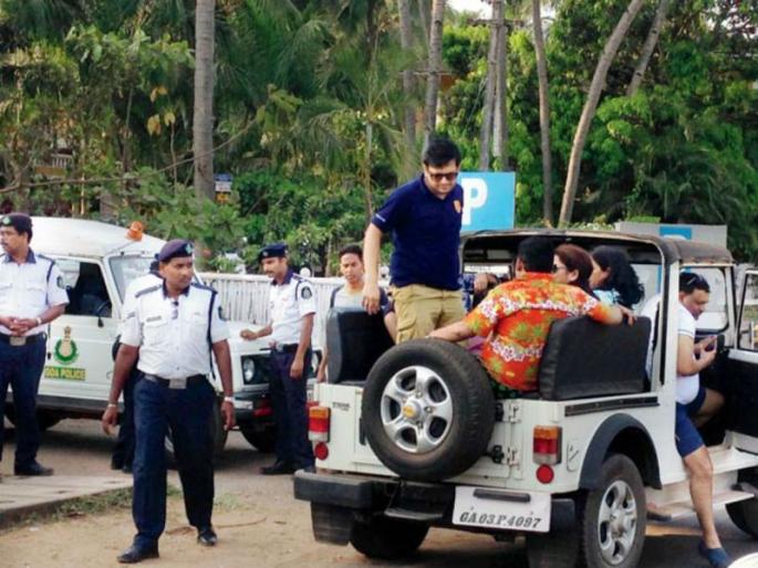 rto inspector in goa gets monthly target for fine | पर्यटनासाठी गोव्यात जाताय? आरटीओपासून जरा सांभाळून राहा rto inspector in goa gets monthly target for fine | पर्यटनासाठी गोव्यात जाताय? आरटीओपासून जरा सांभाळून राहा