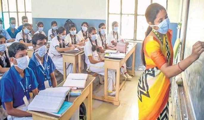 40 thousand school textbooks on the way the soft copy portal | ४० हजार शालेय पाठ्यपुस्तके वाटेवरच; सॉफ्ट कॉपी पोर्टलवर 40 thousand school textbooks on the way the soft copy portal | ४० हजार शालेय पाठ्यपुस्तके वाटेवरच; सॉफ्ट कॉपी पोर्टलवर