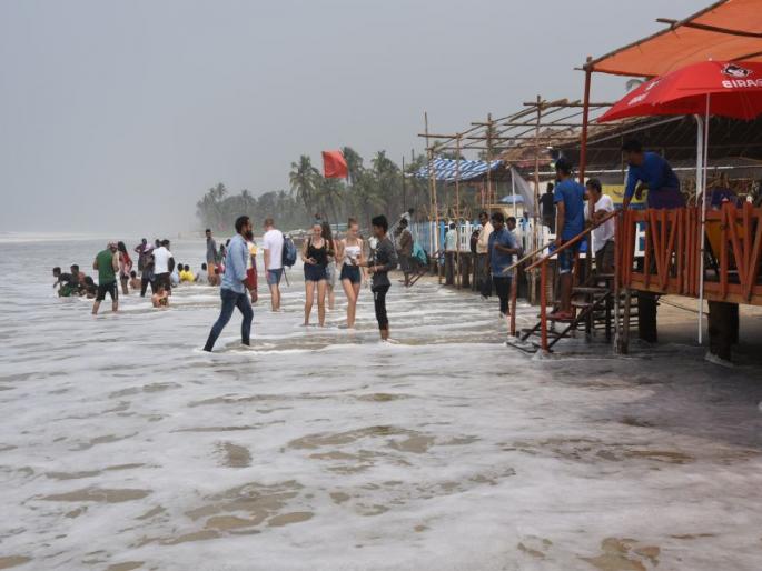 The danger of cyclones of the Goa sea, 'lubaan' and 'titli' | गोव्याच्या समुद्राला उधाण, ‘लुबान’ व ‘तितली’ या चक्रीवादळांचा धोका The danger of cyclones of the Goa sea, 'lubaan' and 'titli' | गोव्याच्या समुद्राला उधाण, ‘लुबान’ व ‘तितली’ या चक्रीवादळांचा धोका