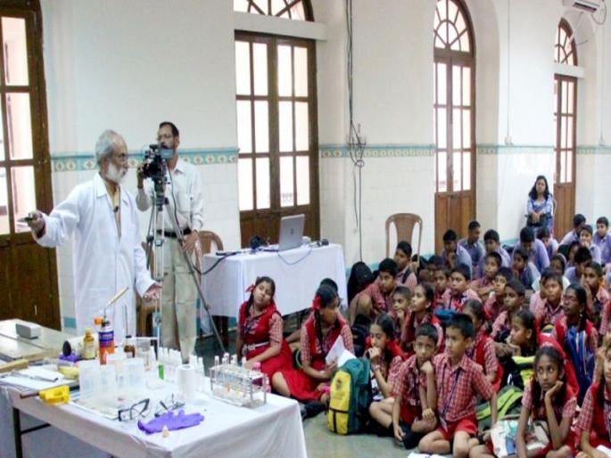 A grand start of the Science Film Festival in Goa, the schoolboy students took pleasure in | गोव्यात विज्ञान चित्रपट महोत्सवाला शानदार प्रारंभ, शाळकरी विद्यार्थ्यांनी घेतला आनंद
