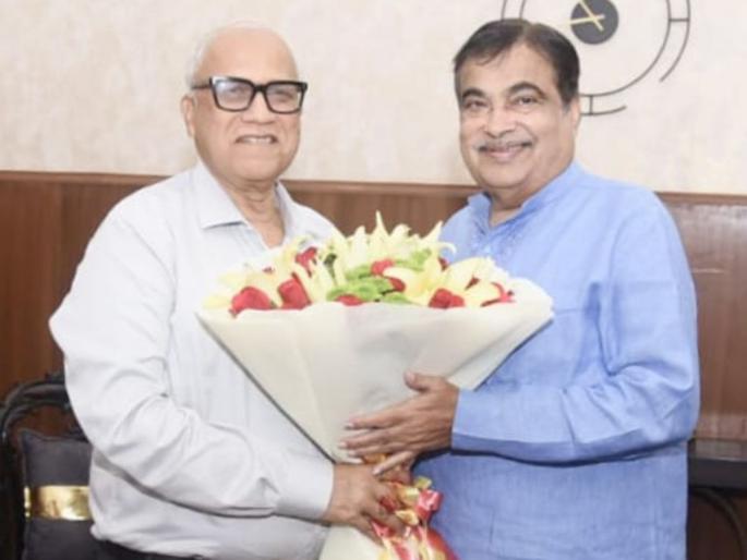 Give approval for Komb Railway Overbridge, MLA Digambar Kamat meets Gadkari | कोंब रेल्वे ओव्हरब्रीजला मंजुरी द्या, आमदार दिगंबर कामत यांनी घेतली गडकरींची भेट Give approval for Komb Railway Overbridge, MLA Digambar Kamat meets Gadkari | कोंब रेल्वे ओव्हरब्रीजला मंजुरी द्या, आमदार दिगंबर कामत यांनी घेतली गडकरींची भेट