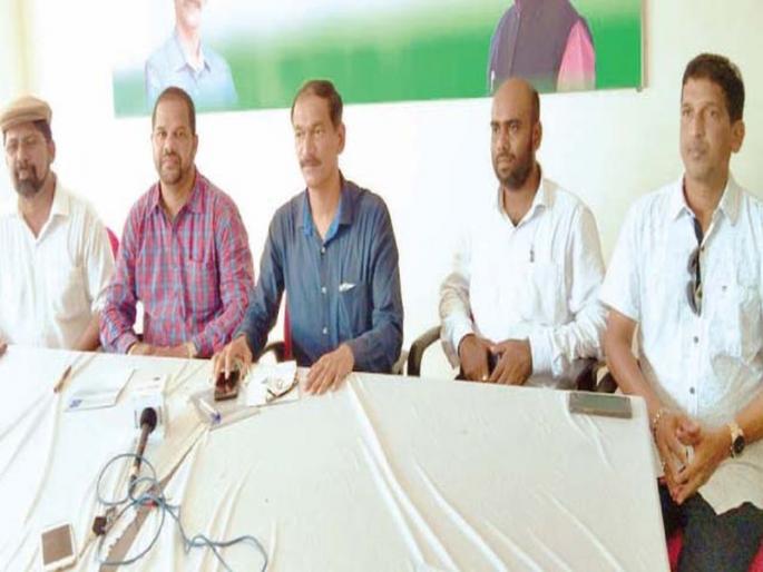 Congress leader says vijay bhike Reduce the number of cabinets to control the cost of administration in goa mac | प्रशासनातील खर्चावर नियंत्रणासाठी मंत्रीमंडळाची संख्या कमी करा; काँग्रेसची मागणी Congress leader says vijay bhike Reduce the number of cabinets to control the cost of administration in goa mac | प्रशासनातील खर्चावर नियंत्रणासाठी मंत्रीमंडळाची संख्या कमी करा; काँग्रेसची मागणी