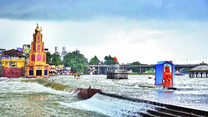 Rain thundered ... | पावसाने झोडपले... Rain thundered ... | पावसाने झोडपले...