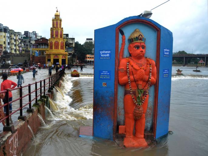 Godavari level rise: Dharad thrust till dawn; Throughout the day, | गोदावरीच्या पातळीत वाढ : पहाटेपर्यंत जोर ‘धार’; दिवसभर संततधार