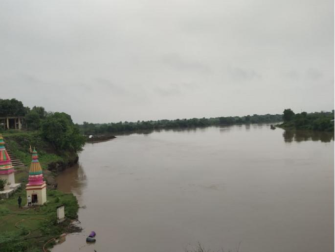 28 thousand 550 cusecs inflow from Jayakwadi to Majalgaon dam, Godavari basin; Vigilance alert for 26 villages | माजलगाव धरण, गोदावरी पात्रात २८ हजार ५५० क्युसेक आवक; २६ गावांना सतर्कतेचा इशारा 28 thousand 550 cusecs inflow from Jayakwadi to Majalgaon dam, Godavari basin; Vigilance alert for 26 villages | माजलगाव धरण, गोदावरी पात्रात २८ हजार ५५० क्युसेक आवक; २६ गावांना सतर्कतेचा इशारा