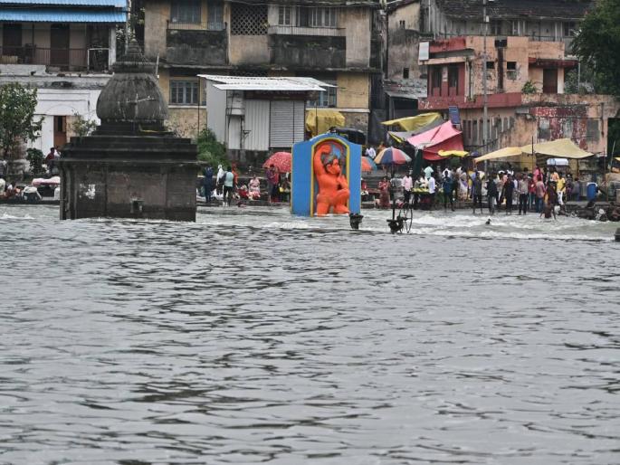 Godavari began to flow Discharge of 4544 cusecs from Gangapur | गोदावरी दुथडी वाहू लागली; गंगापूरमधून ४५४४ क्युसेकचा विसर्ग  Godavari began to flow Discharge of 4544 cusecs from Gangapur | गोदावरी दुथडी वाहू लागली; गंगापूरमधून ४५४४ क्युसेकचा विसर्ग