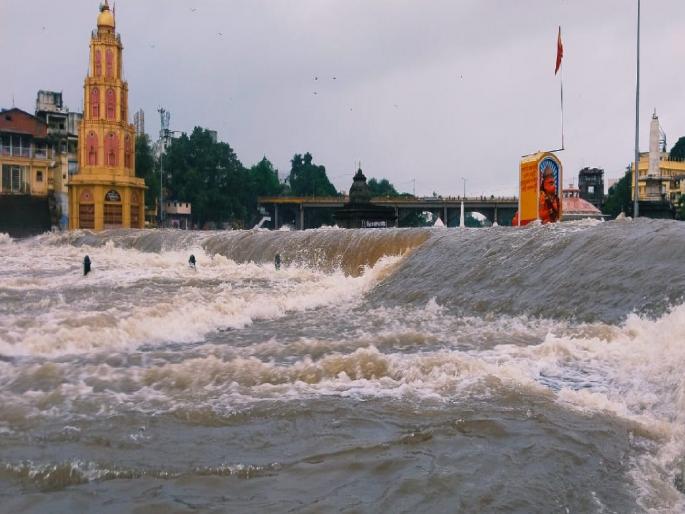Heavy Rain Gangapur dam's discharge doubled, Godavari in flood-like condition | पाणलोट क्षेत्रात जोर'धार'; गंगापुर धरणाचा विसर्ग झाला दुप्पट, गोदावरीला पुरसदृश्य स्थिती