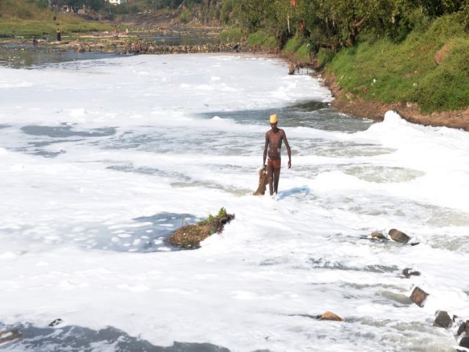 Goddess Parikrama to free Godavari from Nashik's pollution line | नाशिकच्या गोदावरीला प्रदूषणाच्या विळख्यातून मुक्त करण्यासाठी गोदाप्रेमी करणार परिक्रमा Goddess Parikrama to free Godavari from Nashik's pollution line | नाशिकच्या गोदावरीला प्रदूषणाच्या विळख्यातून मुक्त करण्यासाठी गोदाप्रेमी करणार परिक्रमा