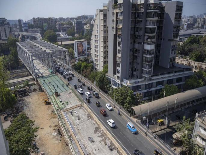 Gokhale flyover to open by the end of the month; Work on flyover near Vikhroli railway station also in final stages | गोखले उड्डाणपूल महिनाअखेर खुला; विक्रोळी रेल्वे स्थानकाजवळील उड्डाणपुलाचेही काम अंतिम टप्प्यात Gokhale flyover to open by the end of the month; Work on flyover near Vikhroli railway station also in final stages | गोखले उड्डाणपूल महिनाअखेर खुला; विक्रोळी रेल्वे स्थानकाजवळील उड्डाणपुलाचेही काम अंतिम टप्प्यात