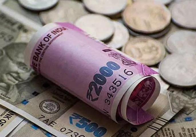 various question raised as wives of big officials working in Explosives manufacturing factories are automatically becoming millionaires | कारखान्यात कार्यरत बड्या अधिकाऱ्यांच्या पत्नी आपोआप होताहेत लखपती; अनेक प्रश्न उपस्थित various question raised as wives of big officials working in Explosives manufacturing factories are automatically becoming millionaires | कारखान्यात कार्यरत बड्या अधिकाऱ्यांच्या पत्नी आपोआप होताहेत लखपती; अनेक प्रश्न उपस्थित