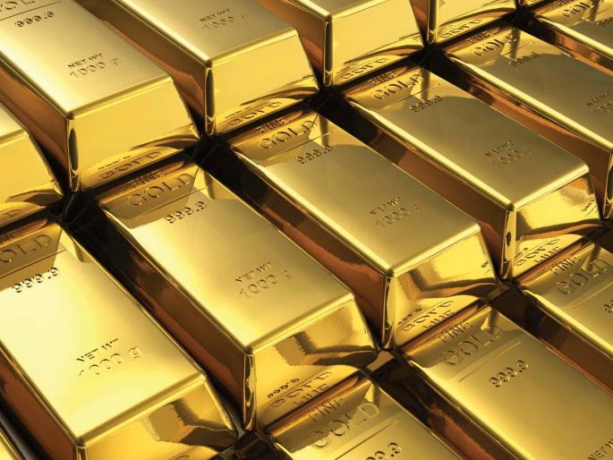 1 crore gold seized at Mumbai airport; Two arrested along with the employee of the food stall | मुंबई विमानतळावर १ कोटीचे सोने पकडले; फूड स्टॉलच्या कर्मचाऱ्यासह दोघे अटकेत