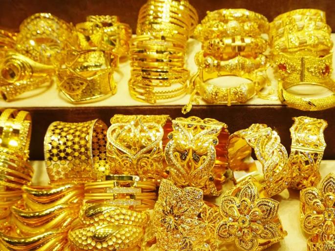 gold rate also falls and silver becomes cheaper by Rs 1 thousand on the eve of diwali lakshmi puja 2025 | लक्ष्मीपूजनाच्या पूर्वसंध्येला चांदी एक हजाराने स्वस्त; सोनेही घटले gold rate also falls and silver becomes cheaper by Rs 1 thousand on the eve of diwali lakshmi puja 2025 | लक्ष्मीपूजनाच्या पूर्वसंध्येला चांदी एक हजाराने स्वस्त; सोनेही घटले