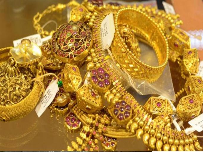 Four Bengali artisans escaped after taking four crores worth of bullion from Sangli | सांगलीतील सराफाला पावणेचार कोटींचा गंडा, चौघे बंगाली कारागीर पावणेदोन किलो सोन्यासह पसार