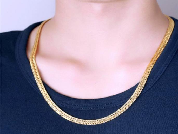 Birthday boy summons party and brings his friend 'Chandan' | ‘बर्थ-डे बॉय’ने पार्टीला बोलावून आपल्या मित्रालाच लावले ‘चंदन’ Birthday boy summons party and brings his friend 'Chandan' | ‘बर्थ-डे बॉय’ने पार्टीला बोलावून आपल्या मित्रालाच लावले ‘चंदन’