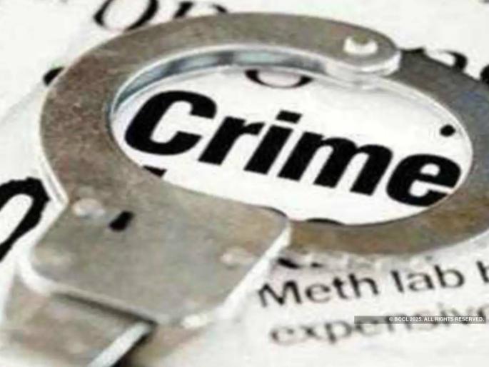 Artisans stole gold worth 1 crore from jewellers; Crimes in jewellers' market, complaint filed against six people in Kotwali | कारागिरांनी पळवले सराफ दुकानदारांचे १ कोटीचे सोने; सराफ बाजारातील प्रकार, सहाजणांविरोधात कोतवालीत फिर्याद Artisans stole gold worth 1 crore from jewellers; Crimes in jewellers' market, complaint filed against six people in Kotwali | कारागिरांनी पळवले सराफ दुकानदारांचे १ कोटीचे सोने; सराफ बाजारातील प्रकार, सहाजणांविरोधात कोतवालीत फिर्याद