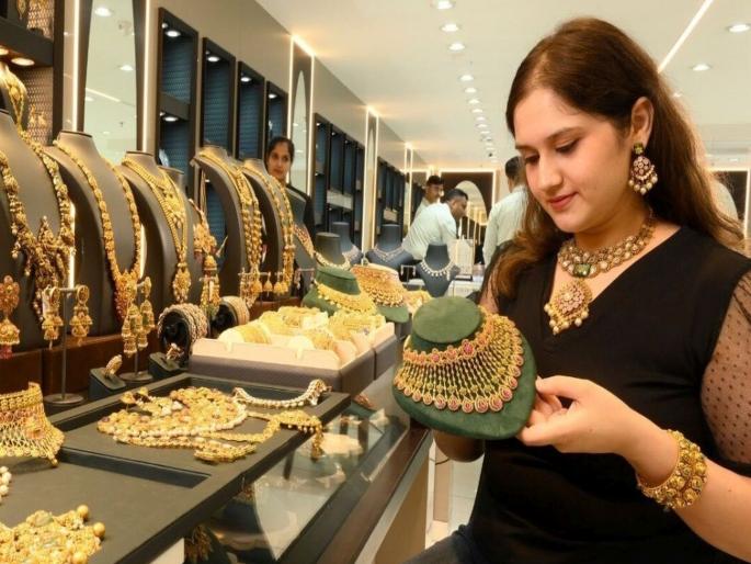 Gold and silver prices fell again today, how much cheaper did they become before the wedding season started Quickly check the latest rates | आज पुन्हा घसरलं सोनं-चांदी, लग्नसराईला सुरुवात होण्यापूर्वी किती स्वस्त झाला? पटापट चेक करा लेटेस्ट रेट Gold and silver prices fell again today, how much cheaper did they become before the wedding season started Quickly check the latest rates | आज पुन्हा घसरलं सोनं-चांदी, लग्नसराईला सुरुवात होण्यापूर्वी किती स्वस्त झाला? पटापट चेक करा लेटेस्ट रेट