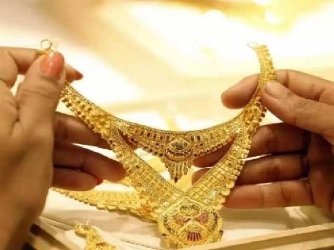 nagpur police unique trick to find gold necklace lost in wedding reception | पोलिसांनी लढवली शक्कल, अन् लग्नात चोरी गेलेला सोन्याचा हार महिलेला 'असा' मिळाला परत nagpur police unique trick to find gold necklace lost in wedding reception | पोलिसांनी लढवली शक्कल, अन् लग्नात चोरी गेलेला सोन्याचा हार महिलेला 'असा' मिळाला परत
