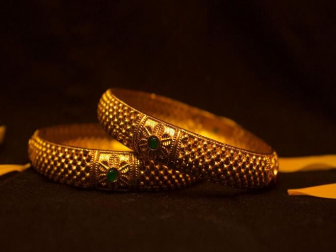 It's amazing to hear! 'Auntie' stole from brother-in-law's house in Pune; Jewelry worth lakhs stolen | ऐकावे ते नवल! पुण्यात मेव्हण्याच्या घरी ‘दाजी’नेच केली चोरी; लाखोंचे दागिने लंपास It's amazing to hear! 'Auntie' stole from brother-in-law's house in Pune; Jewelry worth lakhs stolen | ऐकावे ते नवल! पुण्यात मेव्हण्याच्या घरी ‘दाजी’नेच केली चोरी; लाखोंचे दागिने लंपास