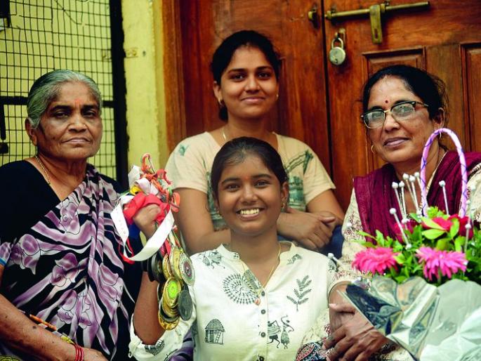 62 gold medalists win 100% of the World Tenth | ६२ सुवर्णपदके विजेती पृथ्वी दहावीतही १०० टक्के सक्सेस! 62 gold medalists win 100% of the World Tenth | ६२ सुवर्णपदके विजेती पृथ्वी दहावीतही १०० टक्के सक्सेस!