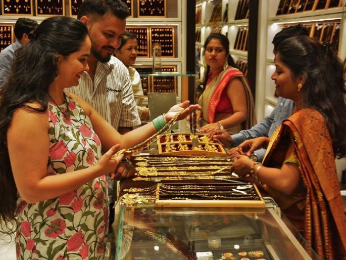 Gold price all time high may reach rs 1 45 lakh what is the reason for this rise Find out | Gold Silver Price: ₹१.४५ लाखांपर्यंत पोहोचू शकतो सोन्याचा भाव, काय आहे यातील तेजीचं कारण? जाणून घ्या