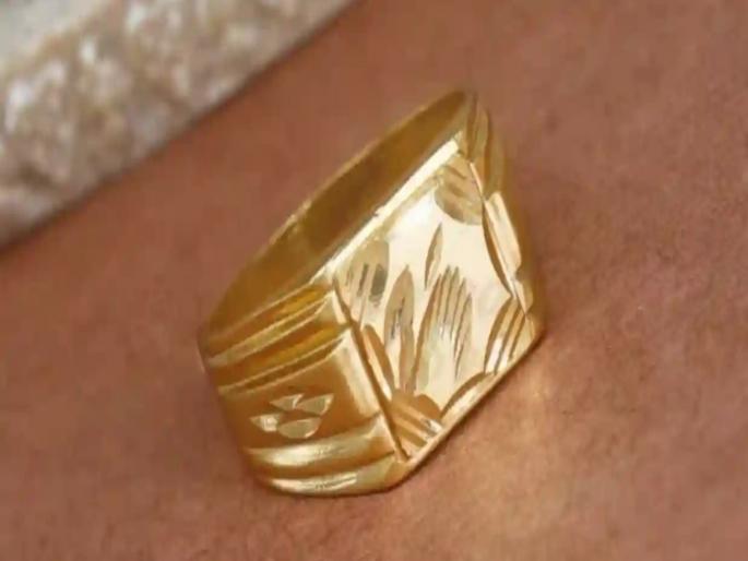 pune news gold ring found in rickshaw returned to passenger Honesty of rickshaw driver in Pimple Gurav | रिक्षाचालकाचा प्रामाणिकपणा;रिक्षात सापडलेली सोन्याची अंगठी प्रवाशास केली परत